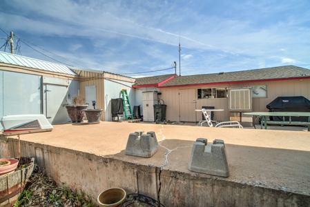Lake Businesses and home for sale - image 13