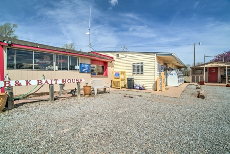 Lake Businesses and home for sale - image 5