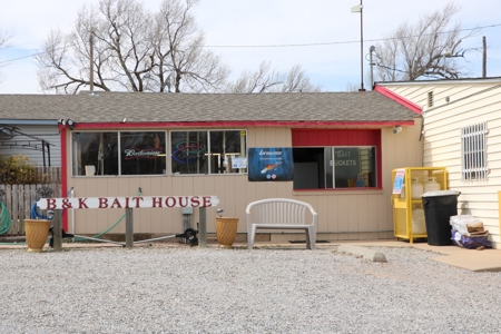 Lake Businesses and home for sale - image 1