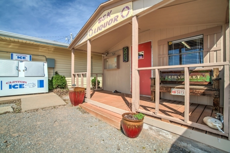 Lake Businesses and home for sale - image 9