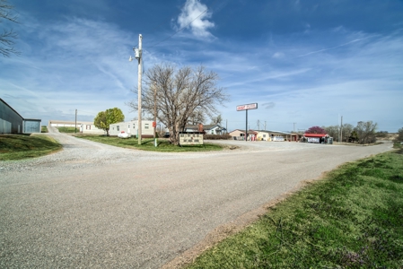 Lake Businesses and home for sale - image 26