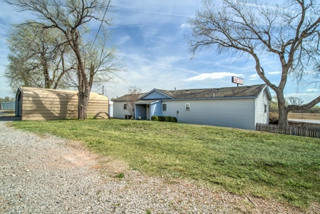 Lake Businesses and home for sale - image 12