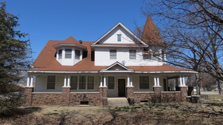 Victorian Home for Sale in Golden City, Mo. - image 2