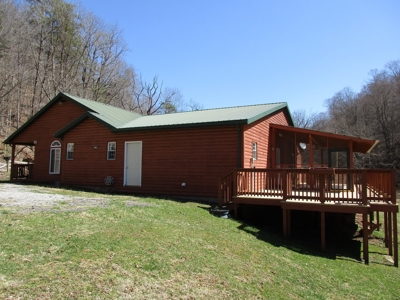 Gorgeous WV Log Home with 85 Acres and Free Gas! - image 3
