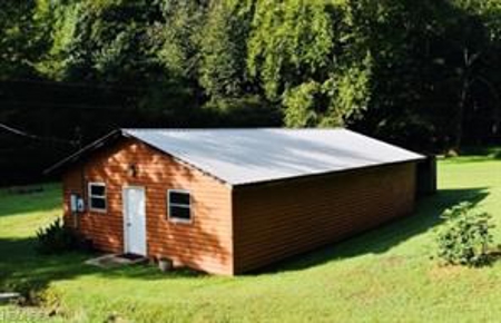 Gorgeous WV Log Home with 85 Acres and Free Gas! - image 40
