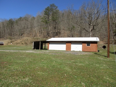 Gorgeous WV Log Home with 85 Acres and Free Gas! - image 5