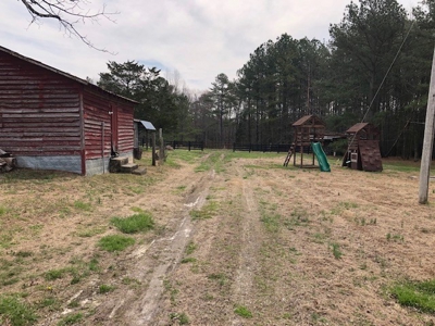 Farmhouse in Rural Area of Dinwiddie County, VA - image 3