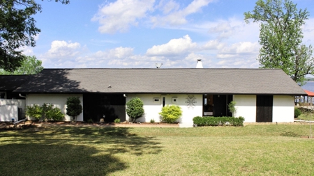 Lake Palestine Waterfront Home For Sale | Home With Pool - image 7