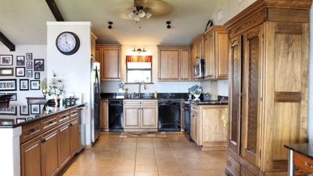 Lake Palestine Waterfront Home For Sale | Home With Pool - image 15