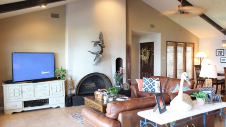 Lake Palestine Waterfront Home For Sale | Home With Pool - image 12