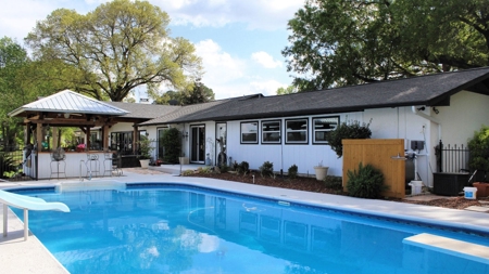 Lake Palestine Waterfront Home For Sale | Home With Pool - image 39