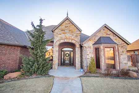 Luxury Home In Elk City With Swim Spa & Upstairs Bonus Room - image 1