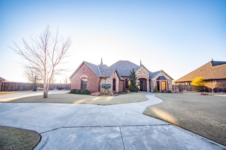 Luxury Home In Elk City With Swim Spa & Upstairs Bonus Room - image 3