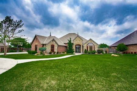 Luxury Home In Elk City With Swim Spa & Upstairs Bonus Room - image 34