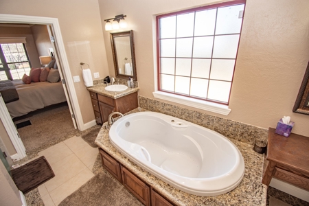 Luxury Home In Elk City With Swim Spa & Upstairs Bonus Room - image 21