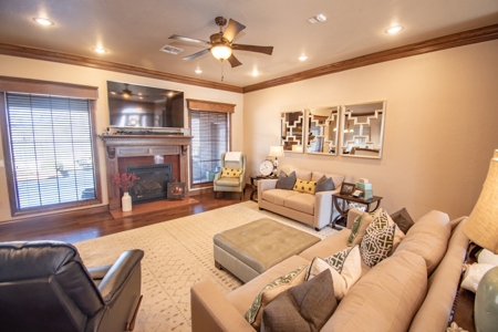 Luxury Home In Elk City With Swim Spa & Upstairs Bonus Room - image 9