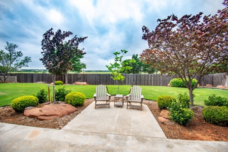 Luxury Home In Elk City With Swim Spa & Upstairs Bonus Room - image 42