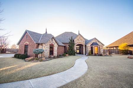 Luxury Home In Elk City With Swim Spa & Upstairs Bonus Room - image 2