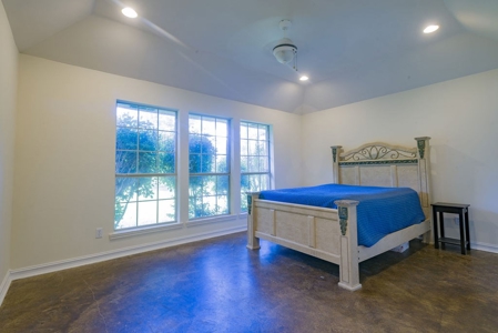 Country Home For Sale Sabine ISD 1.24 Acres with Shop - image 16
