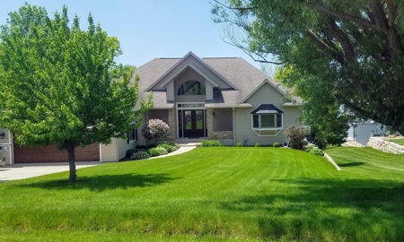 Beautiful Lake Thunderhead waterfront home for sale - image 1