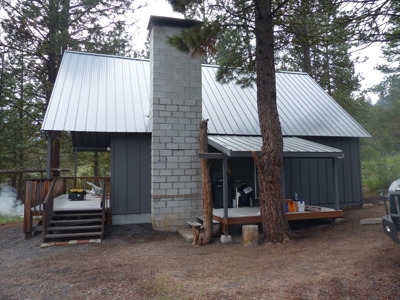 Yellowjacket Cabin For Sale In Malheur Forest - image 2