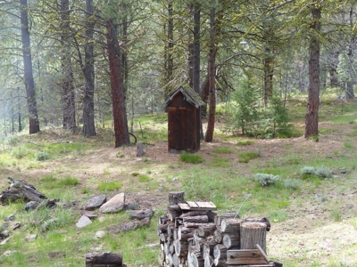 Yellowjacket Cabin For Sale In Malheur Forest - image 5