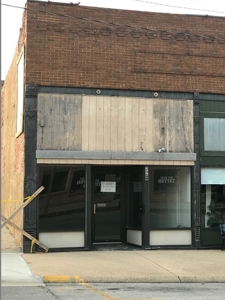 Neat 1920 Brick Building In Downtown Salem! - image 1