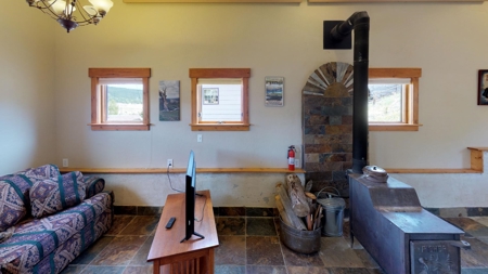 In town Alma mountain home 25 minutes to world class skiing! - image 10