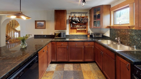 In town Alma mountain home 25 minutes to world class skiing! - image 8