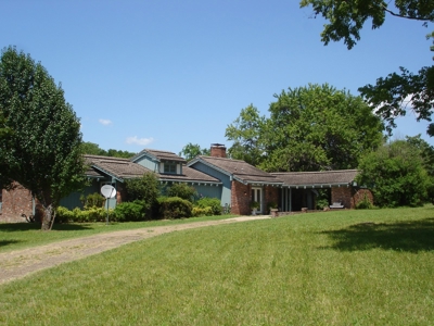 Country Lakefront Home Property For Sale Clarksville Texas - image 1