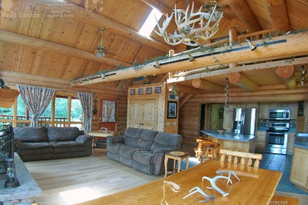 Log Home with Prime Hunting in Marquette County - image 10