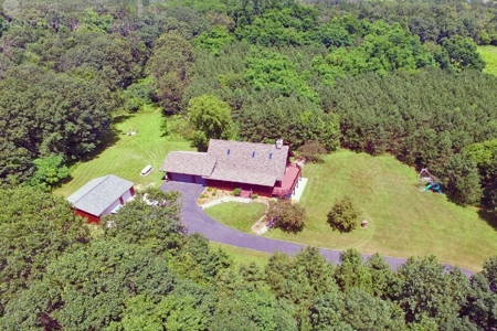 Log Home with Prime Hunting in Marquette County - image 18