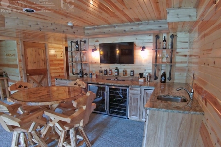 Log Home with Prime Hunting in Marquette County - image 13