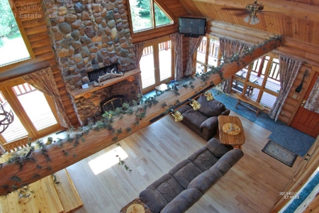 Log Home with Prime Hunting in Marquette County - image 12