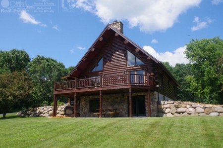 Log Home with Prime Hunting in Marquette County - image 4