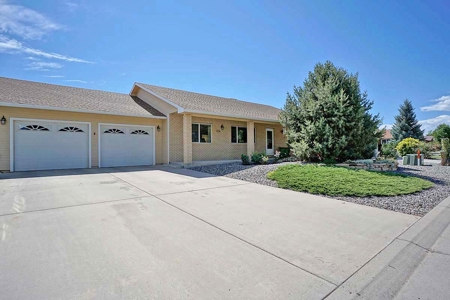Byler Built Home For Sale Montrose Colorado - image 1