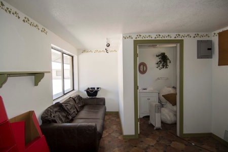 Route 66 Motel for Sale in Arizona in Busy Seligman AZ - image 27