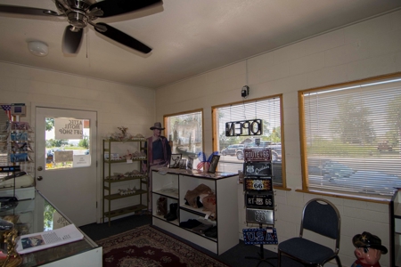 Route 66 Motel for Sale in Arizona in Busy Seligman AZ - image 4