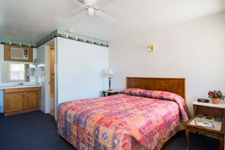 Route 66 Motel for Sale in Arizona in Busy Seligman AZ - image 10