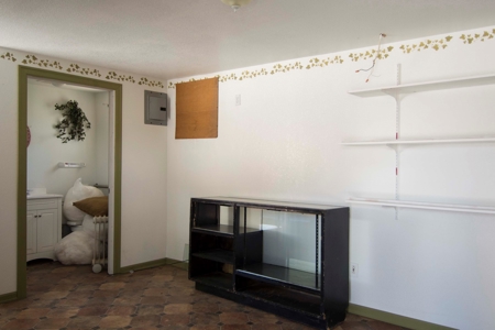 Route 66 Motel for Sale in Arizona in Busy Seligman AZ - image 28
