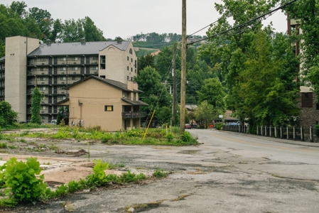 Commercial And Business Lots For Auction In Gatlinburg TN - image 14