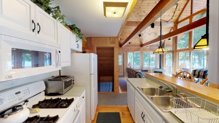Lakefront Home Encompassed By Conservation Lands - image 6