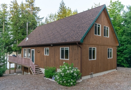 Lakefront Home Encompassed By Conservation Lands - image 25