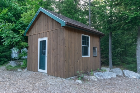 Lakefront Home Encompassed By Conservation Lands - image 3