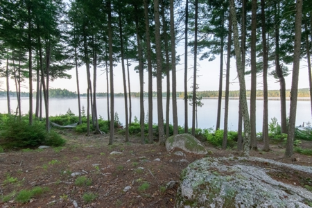 Lakefront Home Encompassed By Conservation Lands - image 17