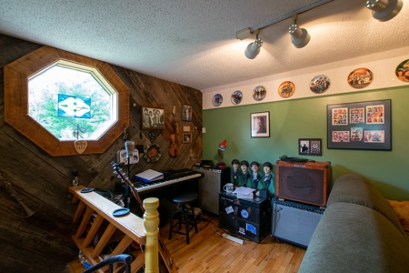 Off-Grid Contemporary County Home For Sale - image 20