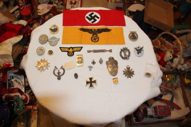 alt=