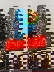 alt=
